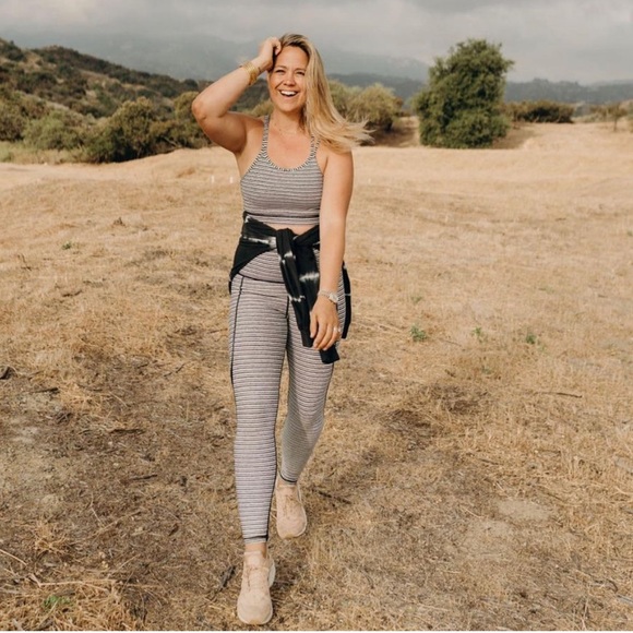 Carly Jean Los Angeles Striped “Sedona” Leggings. Black & White, size Small - Picture 3 of 13